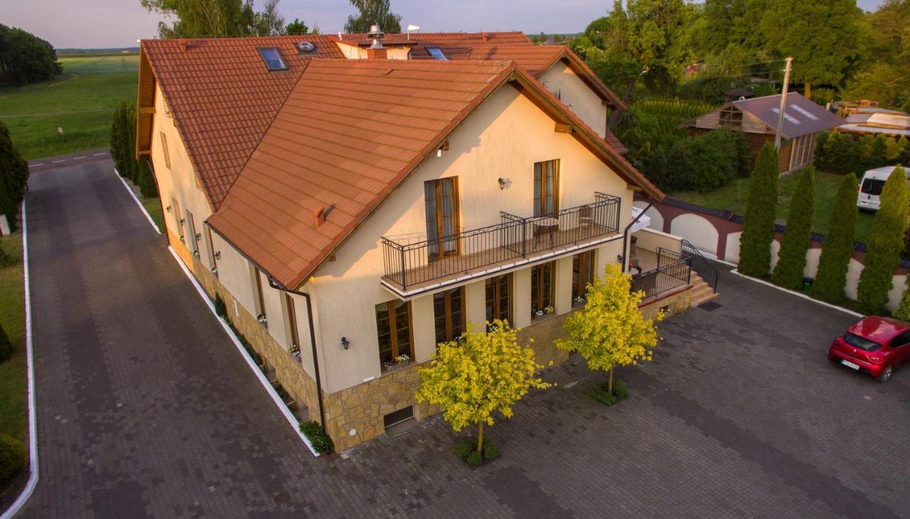 Hotel Radzewice Eksteriør bilde