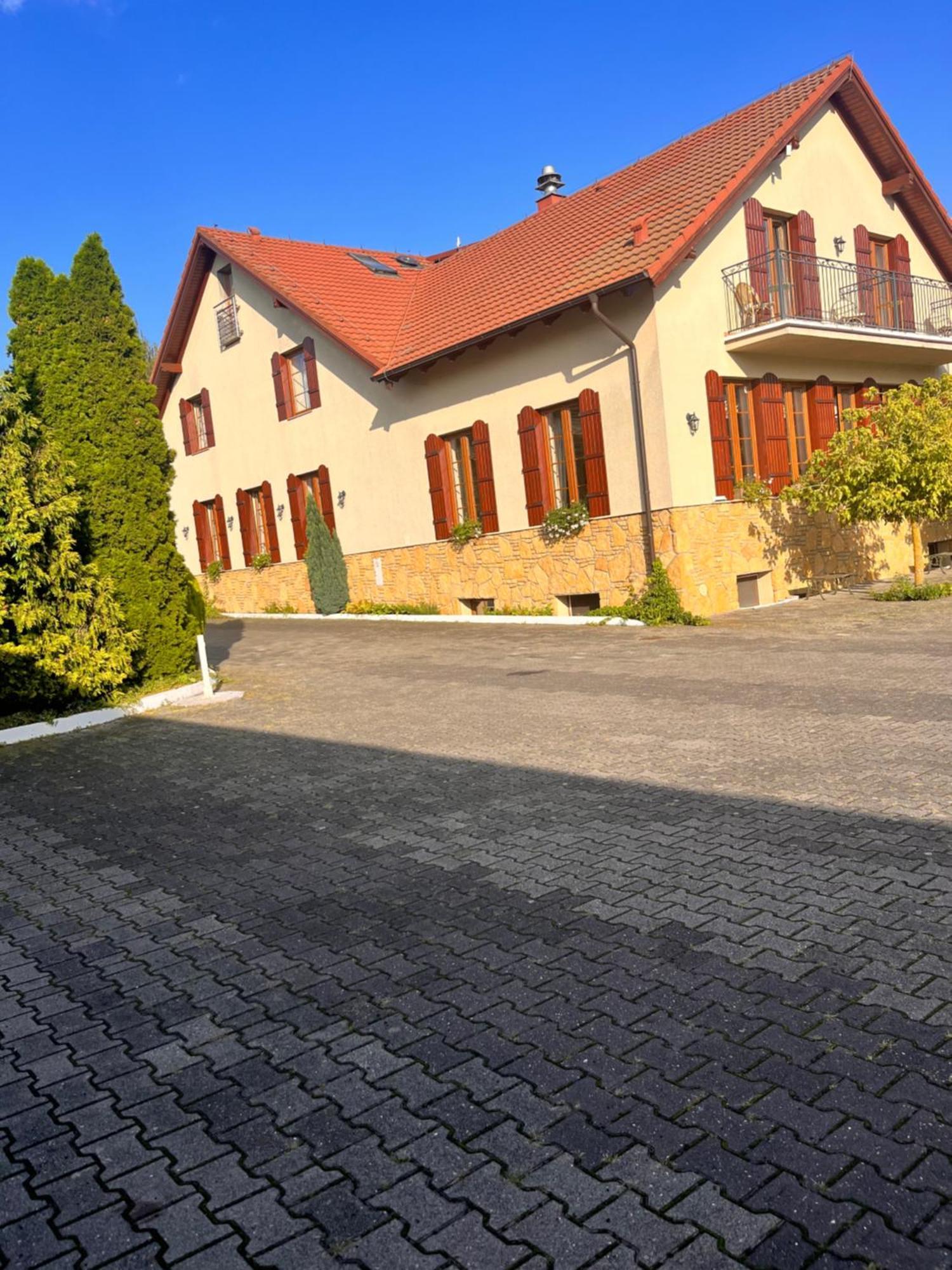 Hotel Radzewice Eksteriør bilde